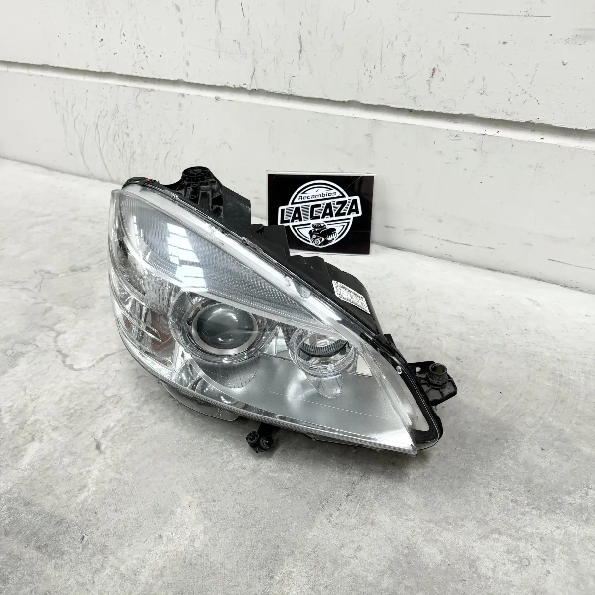 faro delantero derecho XENON Mercedes W204