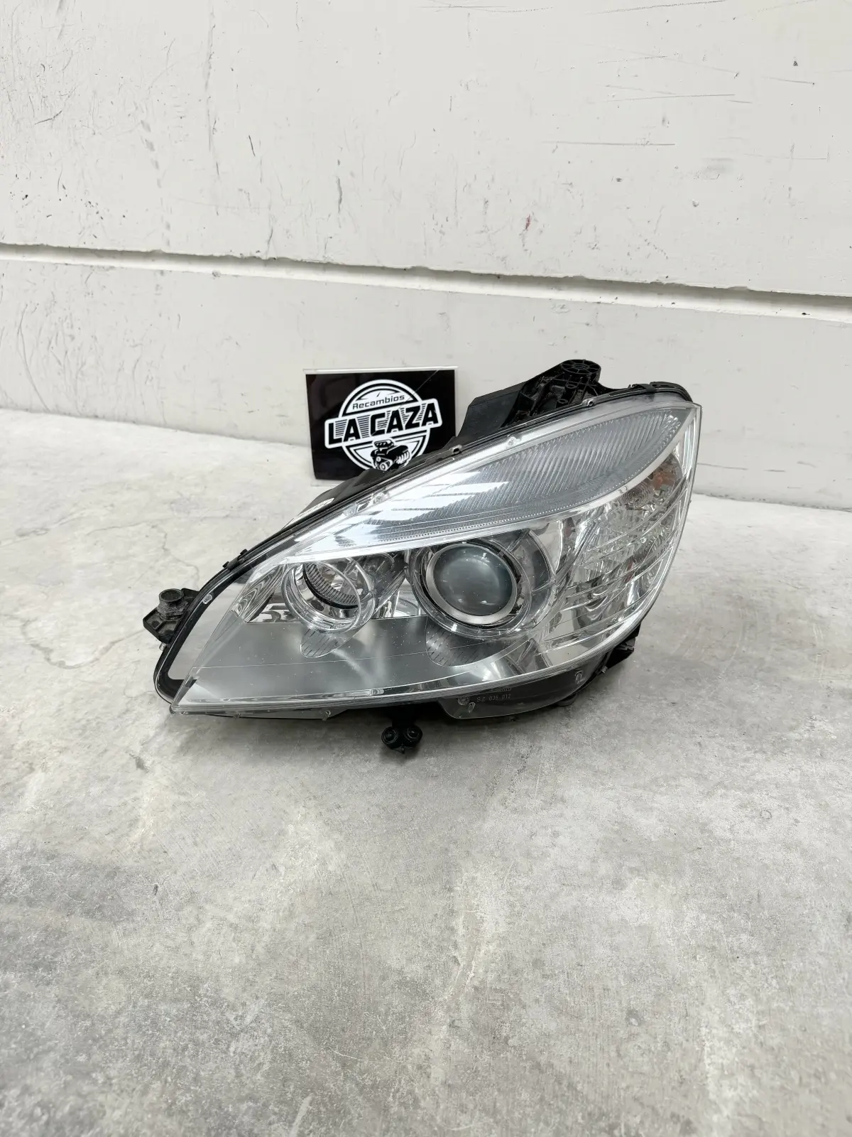 Faro delantero izquierdo XENON Mercedes W204
