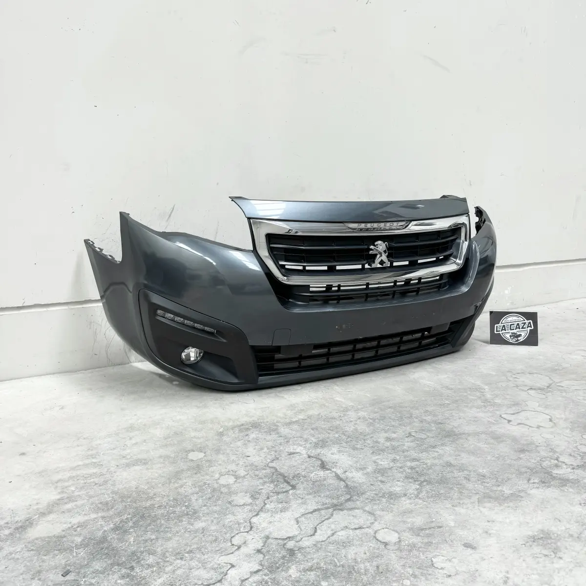 Paragolpes delantero Peugeot Partner 