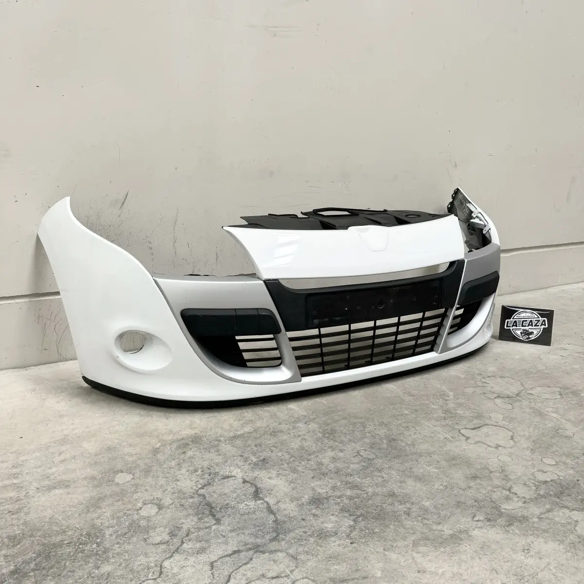 Paragolpes delantero Renault Megane III Coupe 