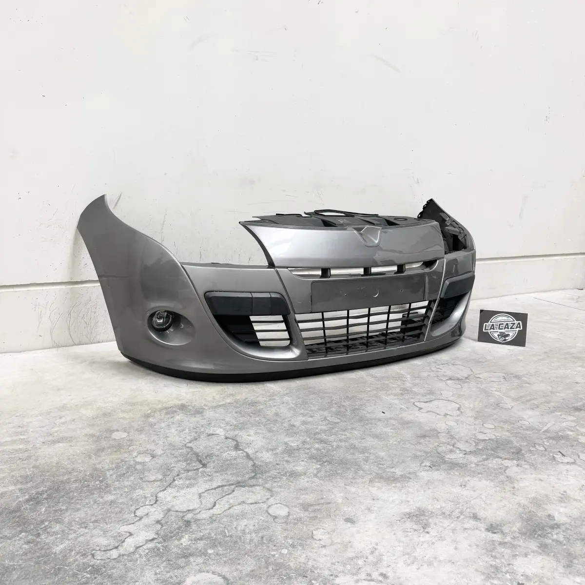 Paragolpes delantero Renault Megane III Coupe 