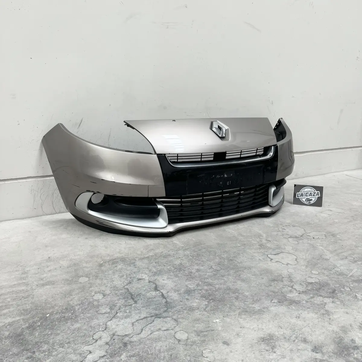 Paragolpes delantero Renault Scenic III