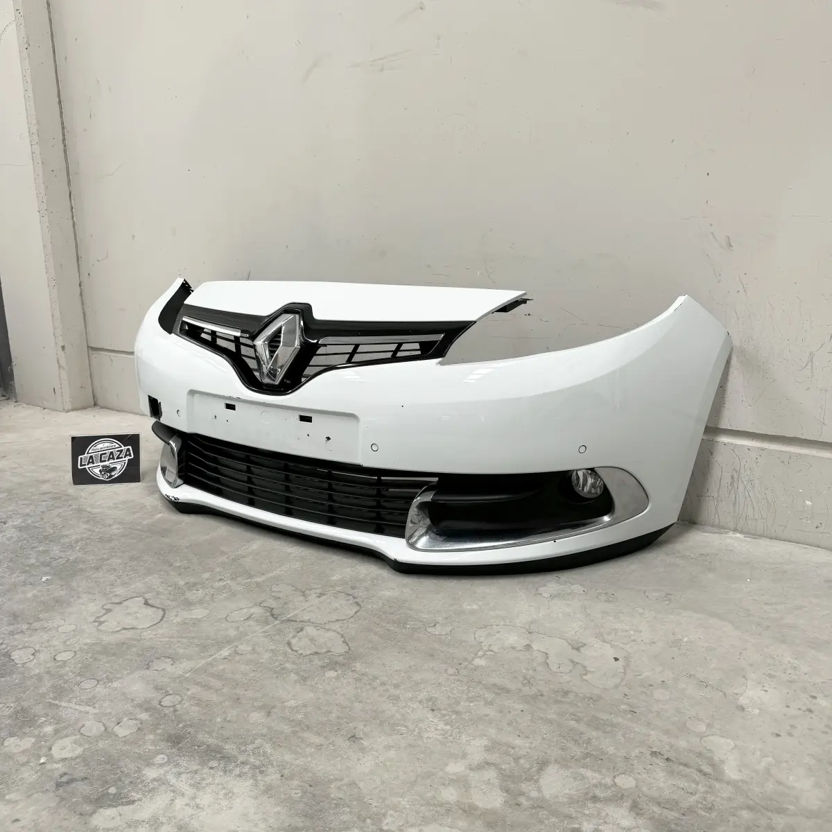 Paragolpes delantero Renault Scenic III