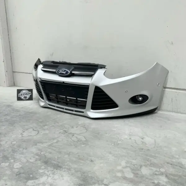 Paragolpes Ford Focus 2014