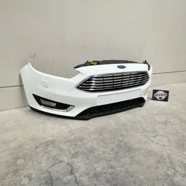 Paragolpes Ford Focus 2016 XENON