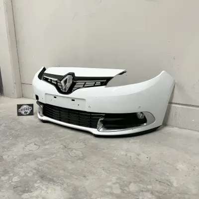 Paragolpes delantero Renault Scenic III — OEM 620222347R