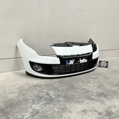 Paragolpes delanteros Renault Megane III — OEM 620221285R